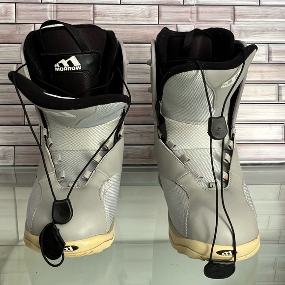 Morrow snowboard boots. Women size 8. Used. Cleaned and sanitized. - Picture 11 of 11